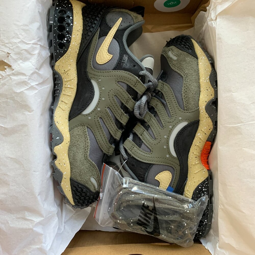 UNDEFEATED X Nike Air Terra Humara 6M, 7.5W CARGO KHAKI